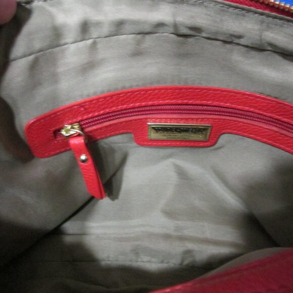 P1353-NWOT Valentina Red Pebble Italian Leather Crossbody Dual Entry - Picture 6 of 9